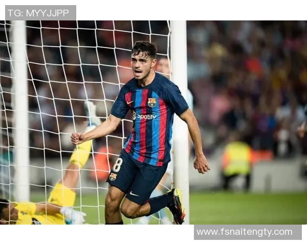 当前足球左前锋位置的顶级球星及其表现分析